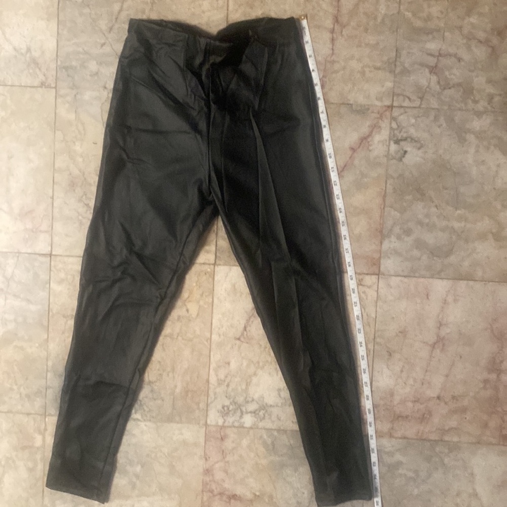 Shein leather like legging - Picture 5 of 6